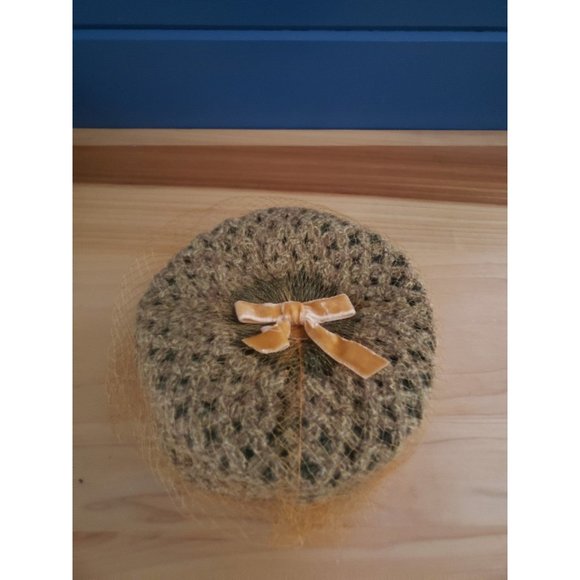 50s/60s Green and Yellow Pillbox‎ Hat with Lace Veil - Picture 2 of 6